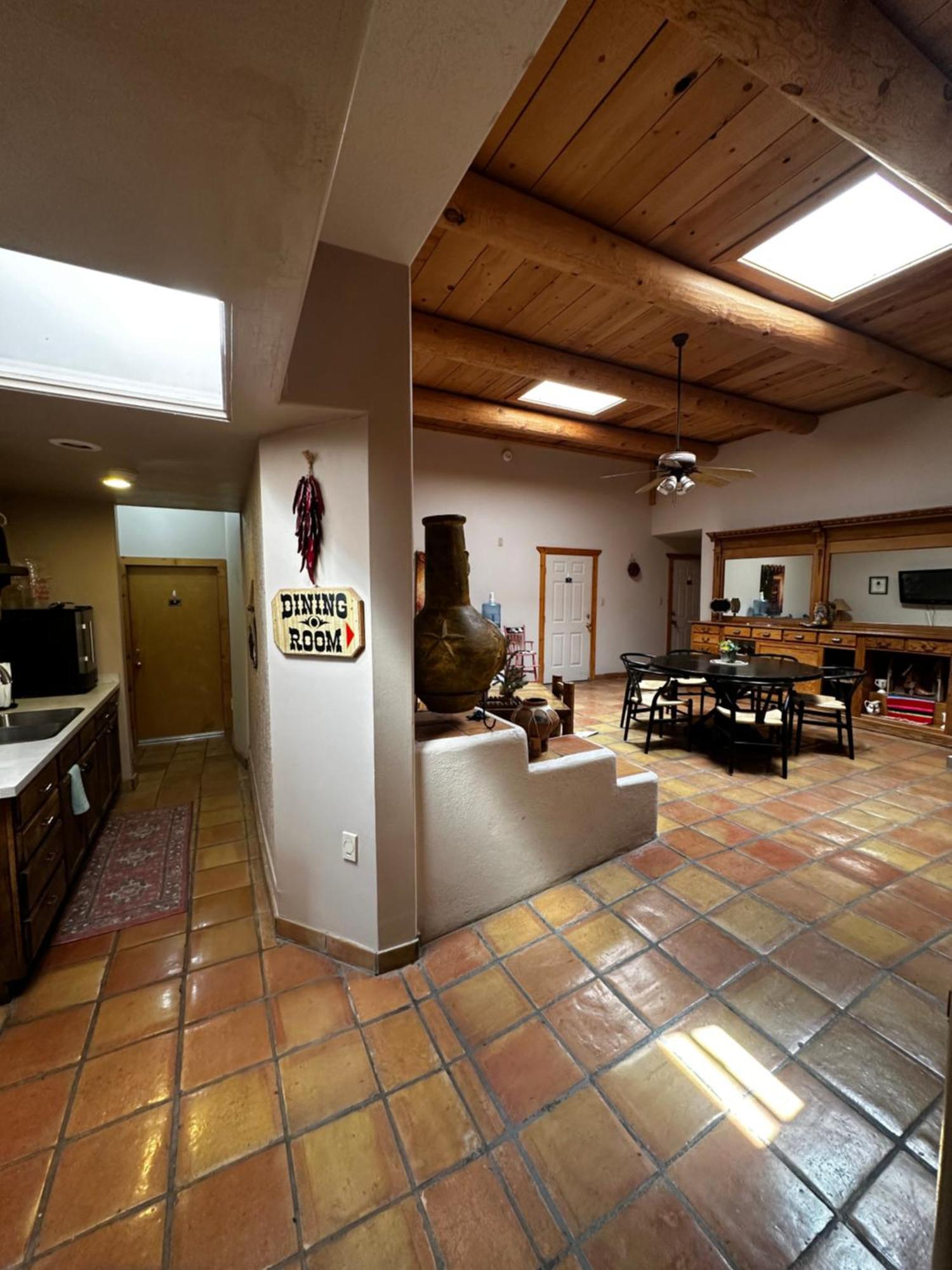 Adobe Rose Boutique Inn アーテジア エクステリア 写真