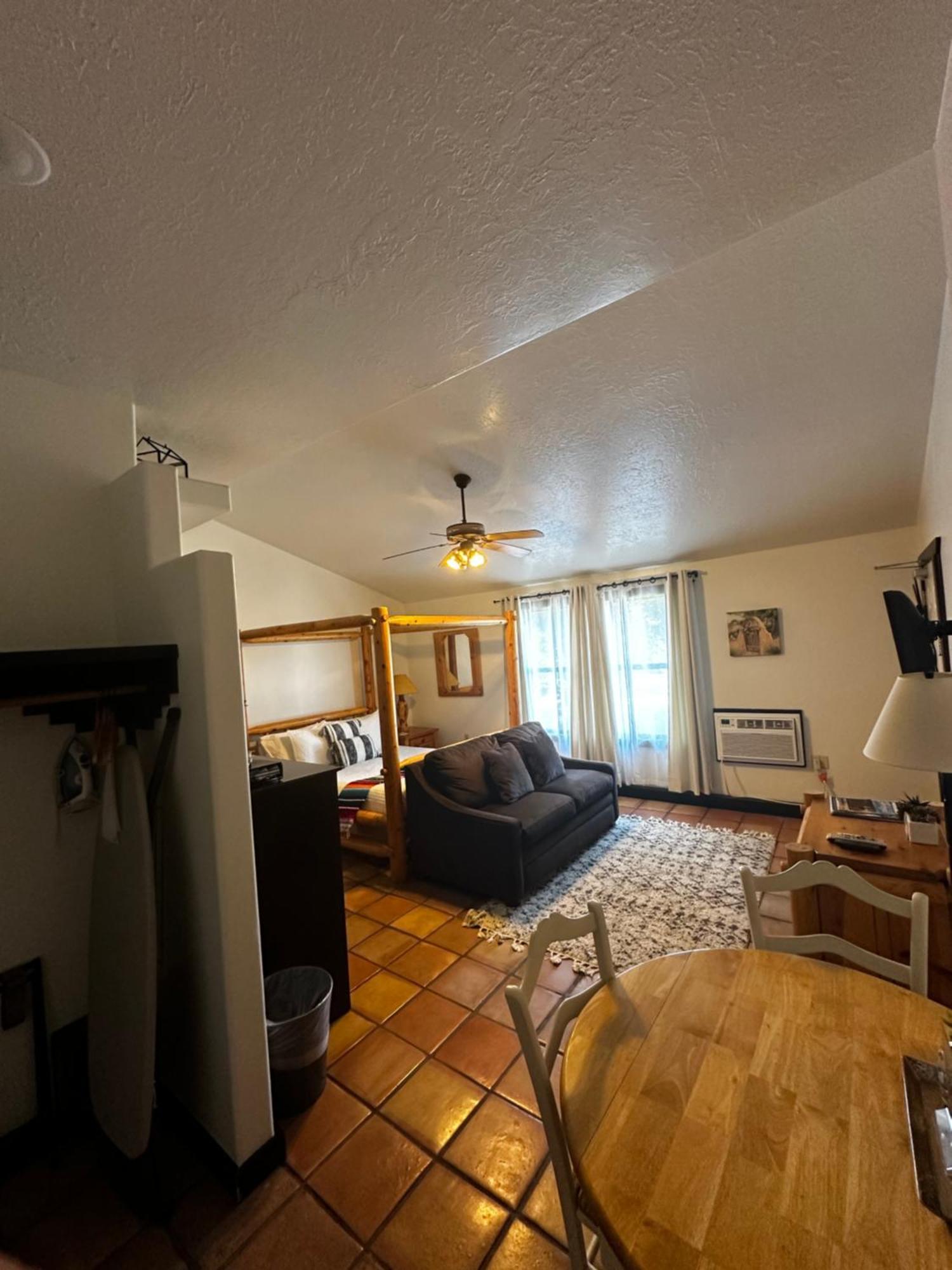 Adobe Rose Boutique Inn アーテジア エクステリア 写真