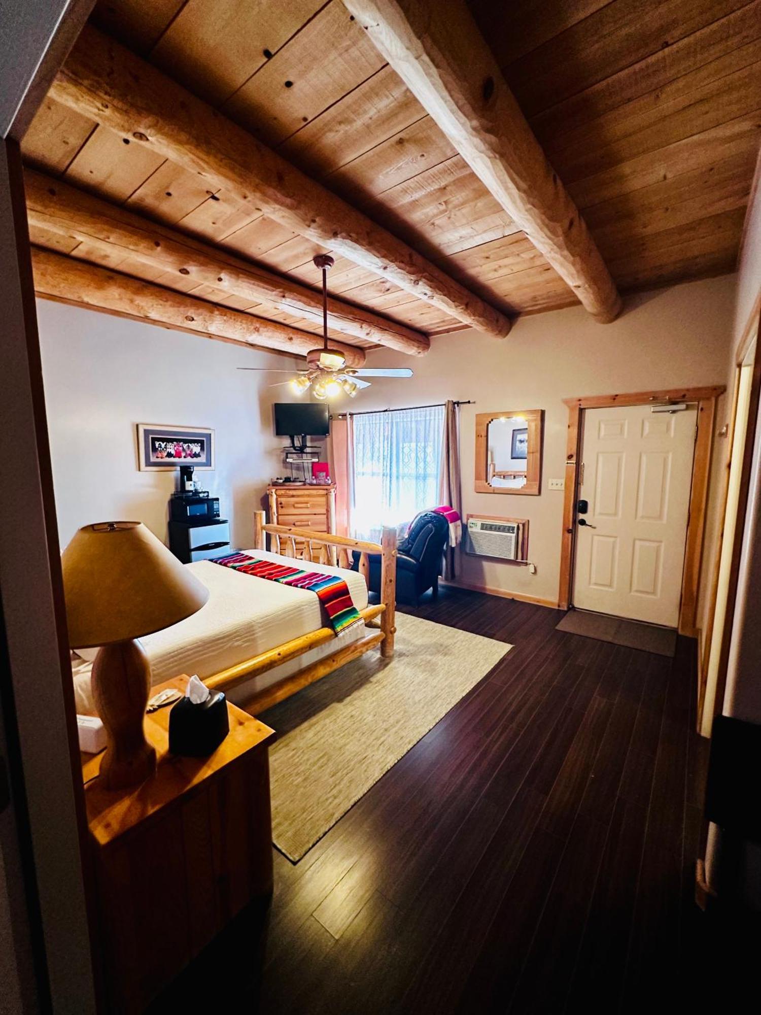 Adobe Rose Boutique Inn アーテジア エクステリア 写真