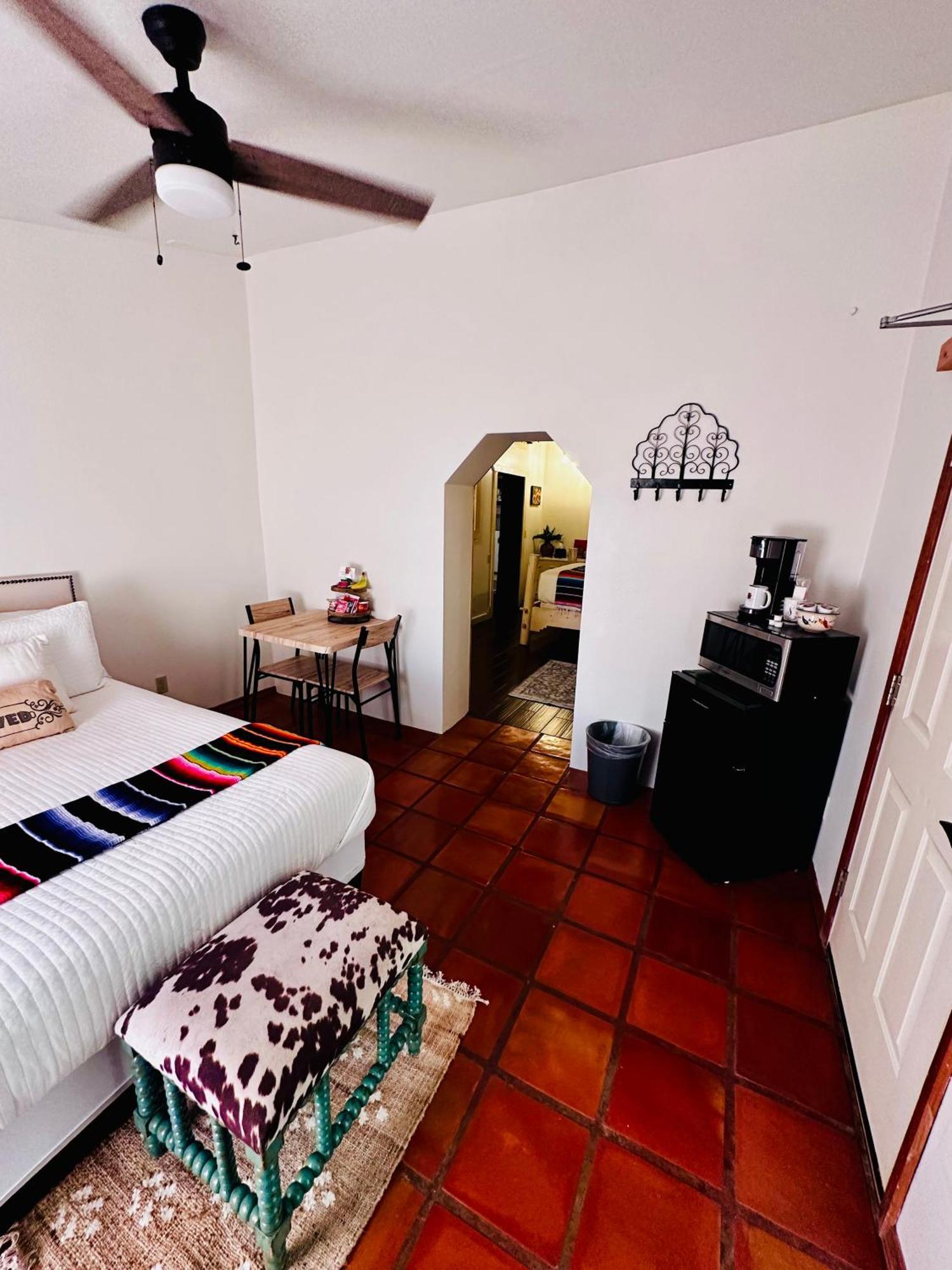 Adobe Rose Boutique Inn アーテジア エクステリア 写真
