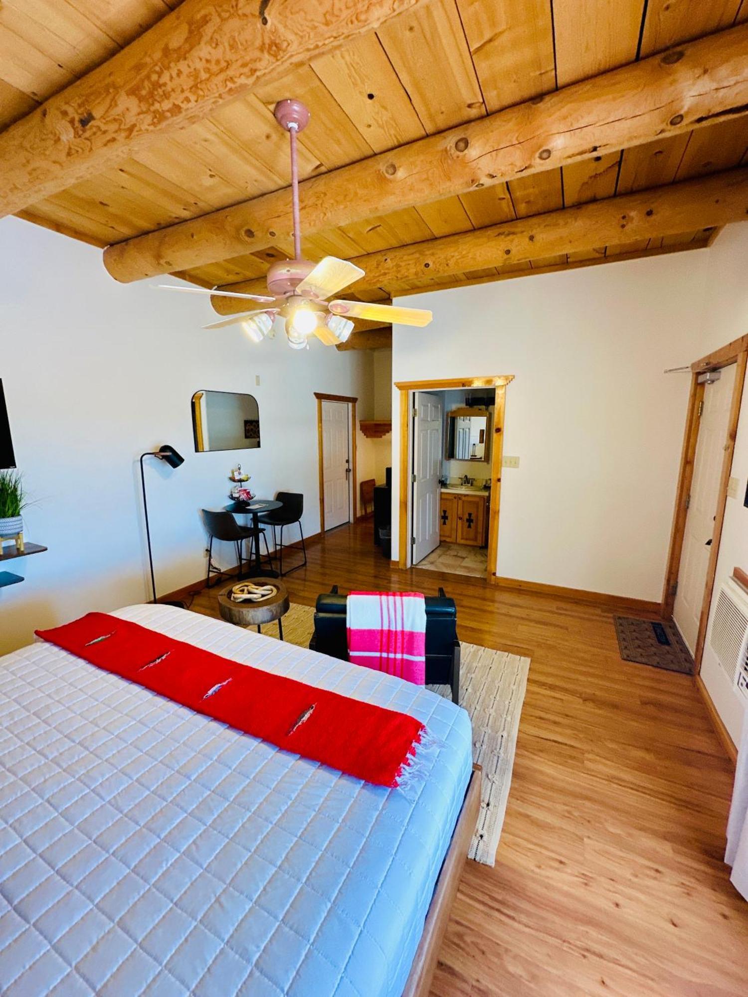 Adobe Rose Boutique Inn アーテジア エクステリア 写真