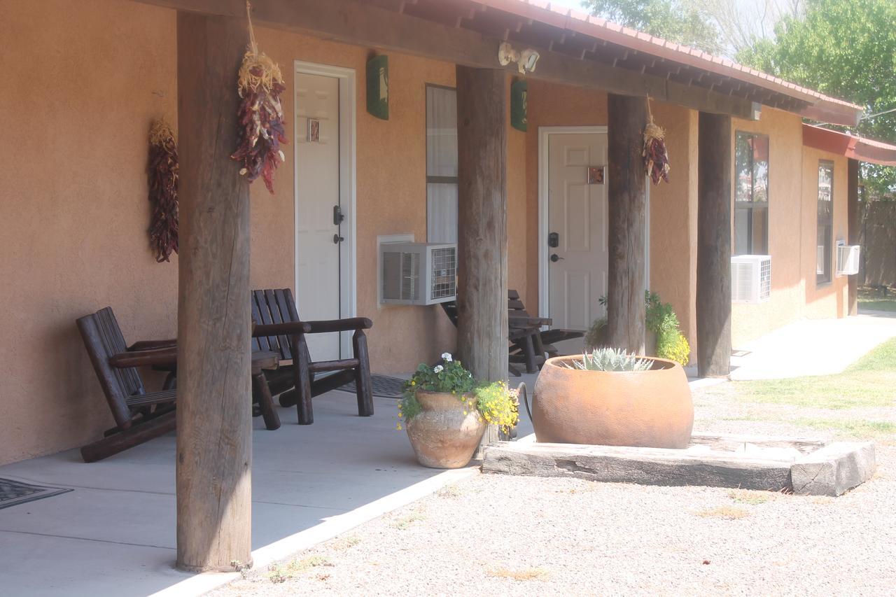 Adobe Rose Boutique Inn アーテジア エクステリア 写真